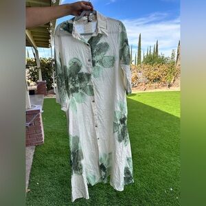 Elegant Green and Cream Floral Midi Dress